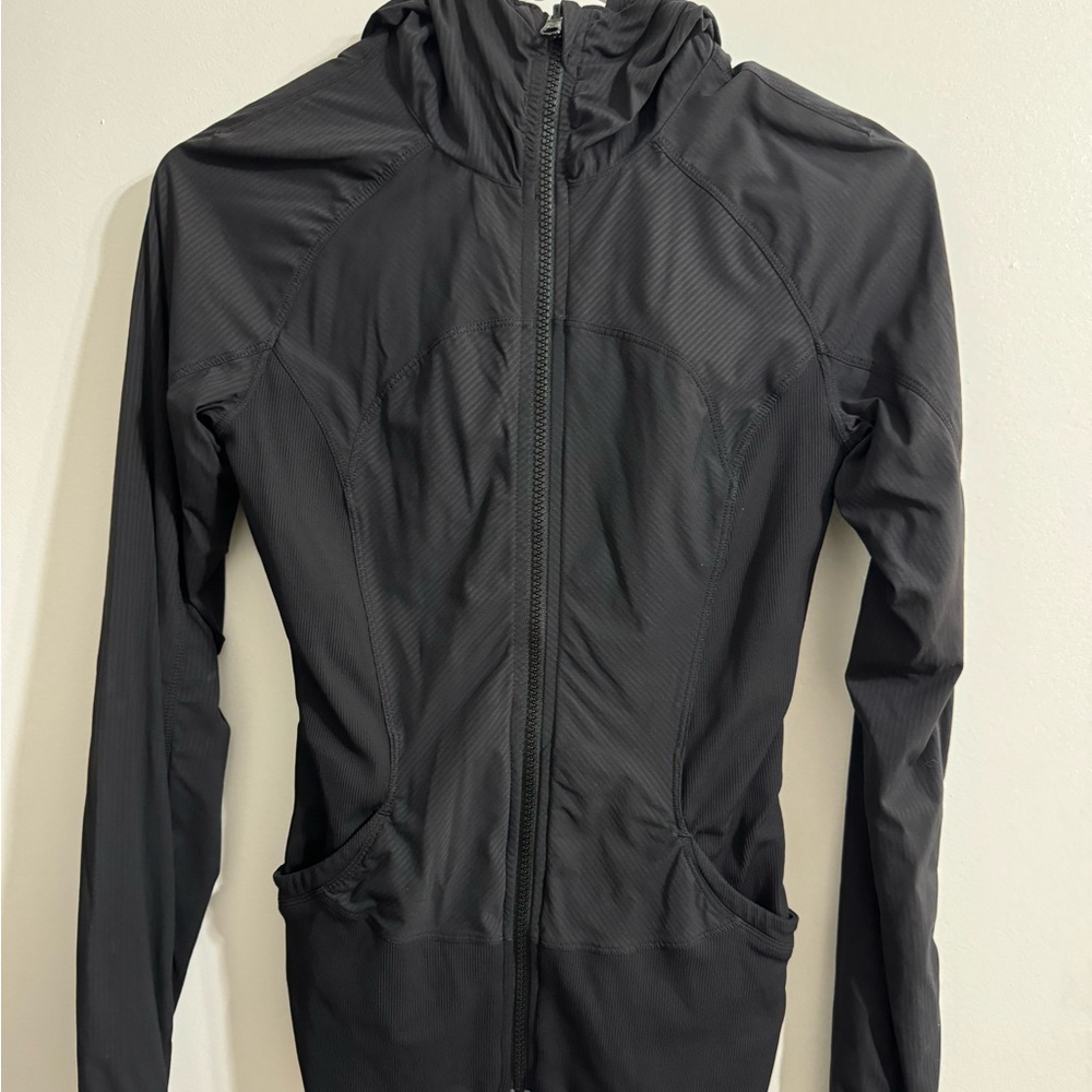 Lululemon jacket, black size 4
